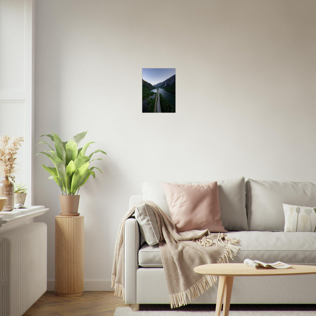 Foto fra Medalen, Rauma Kommune i Møre og Romsdal. Vei, dal og fossefall. Plakat - Poster 30x40