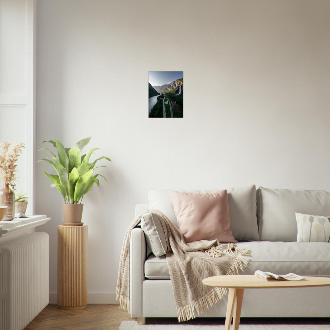 Foto fra Medalen, Rauma Kommune i Møre og Romsdal. Vei, dal og fossefall. Plakat - Poster 30x40