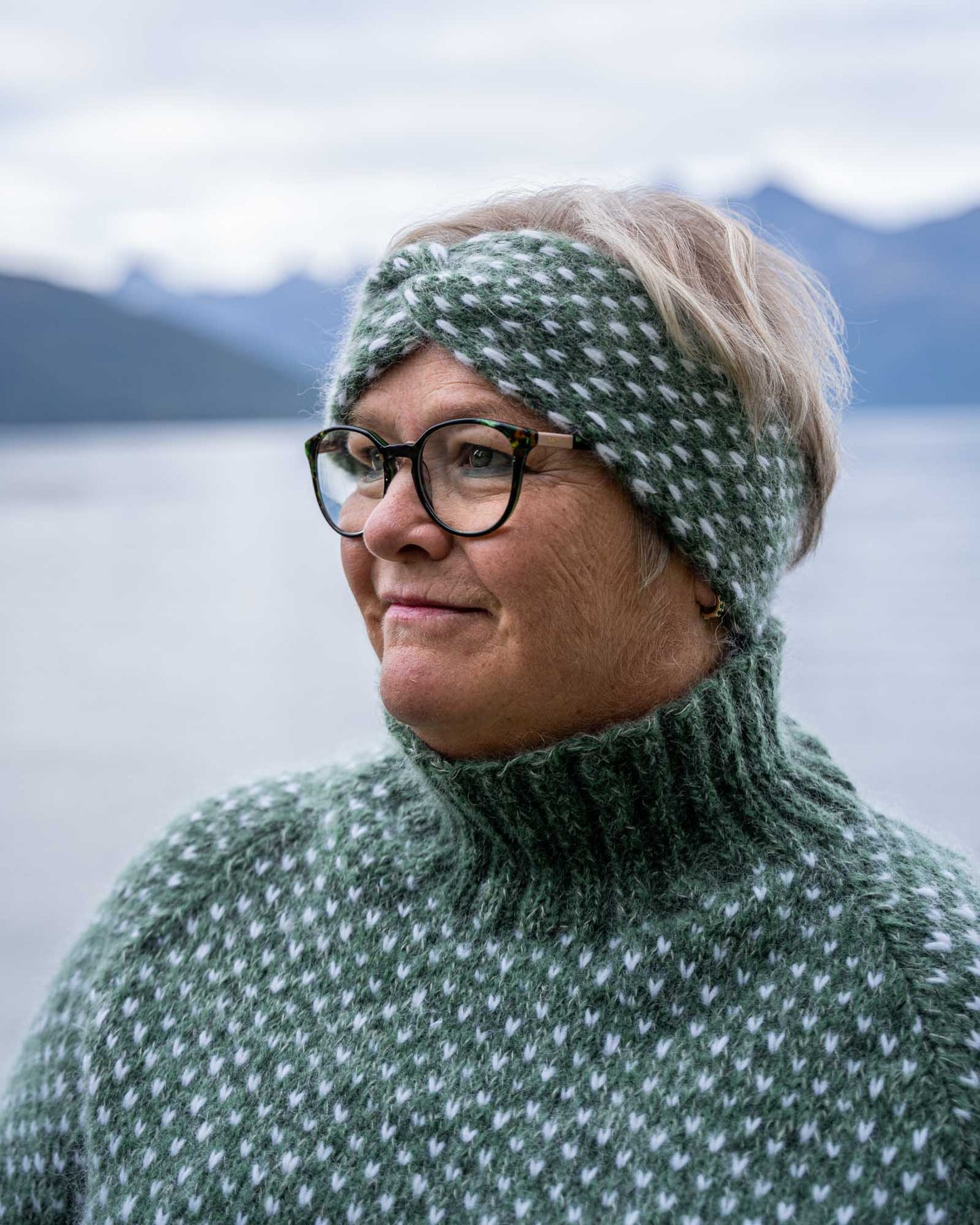 Drømmepannebånd  er i et elegant design og er varmt og mykt.