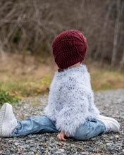 Last inn bildet i Galleri-visningsprogrammet, Henrikke sweater er en pusete og myk genser i en trendy garnkombinasjon, og med garn fra Gjesdal er dette en veldig fin og god strikkegenser for de minste
