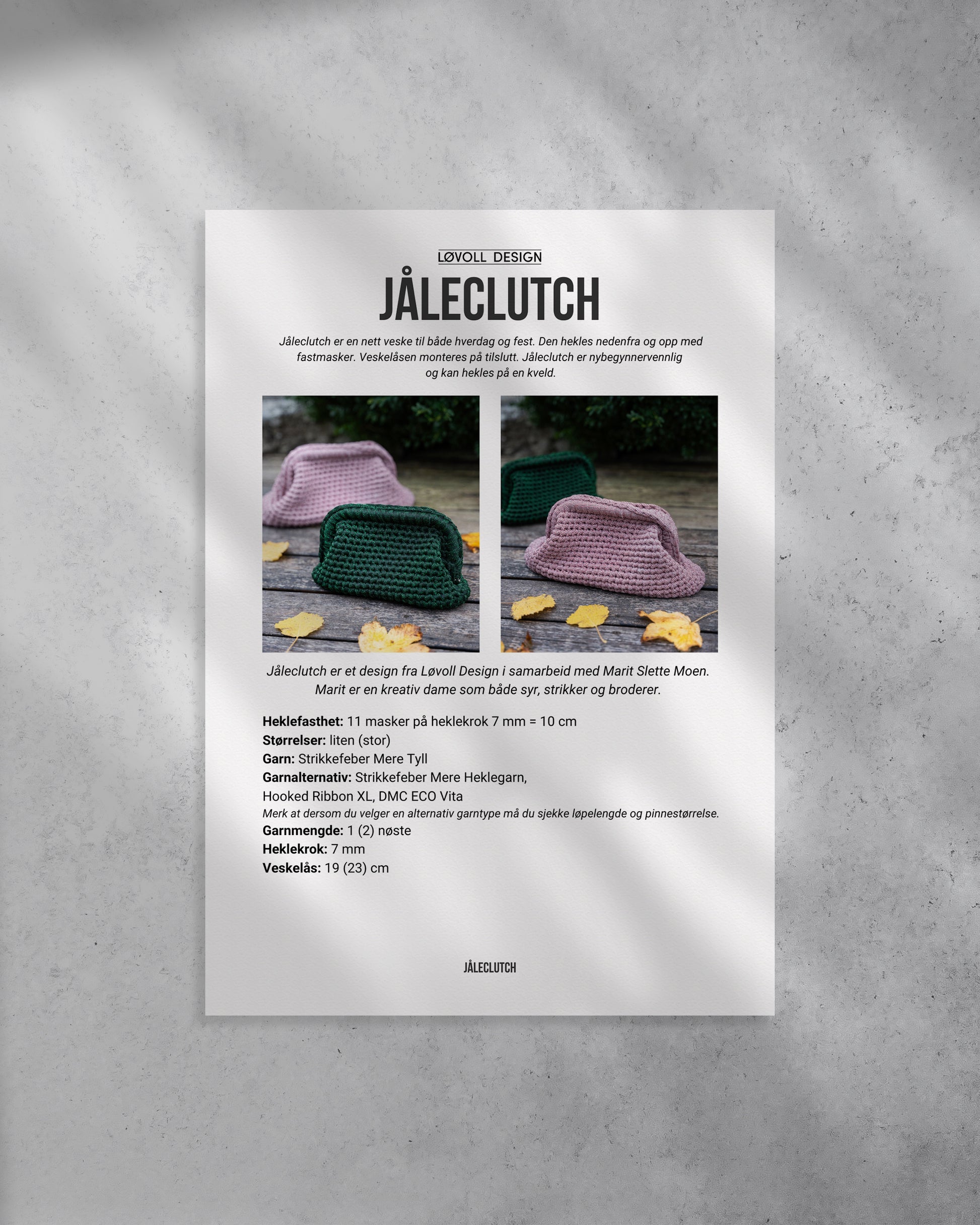 Jåleclutch er en nett heklet veske til både hverdag og fest. Den hekles nedenfra og opp med fastmasker. Veskelåsen monteres på tilslutt. Jåleclutch er nybegynnervennlig og kan hekles på en kveld. Forside på hekleoppskrift.