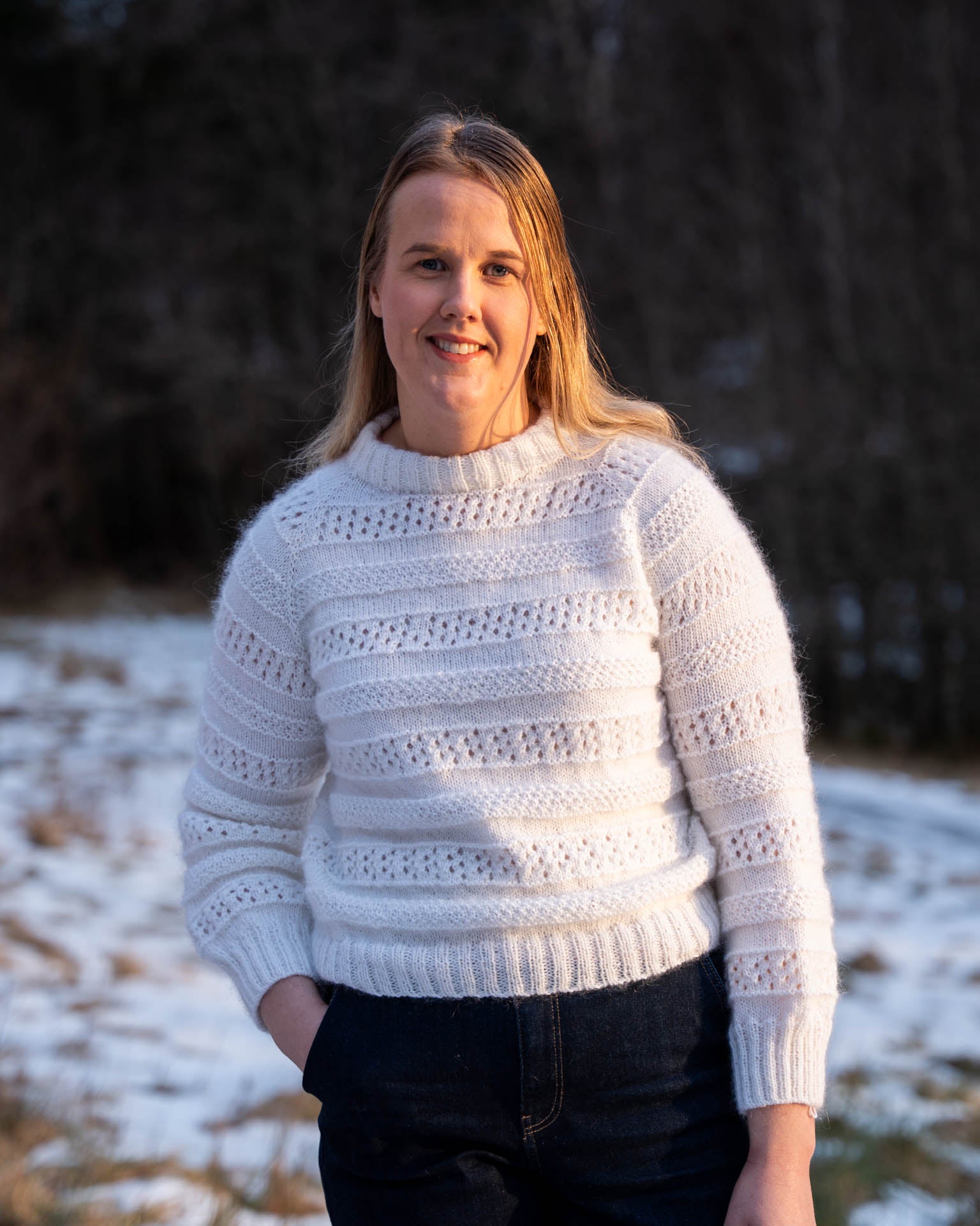 Karen Sweater er en elegant strikkegenser i en blanding av mohair, silke og merinoull. Karengenseren er . perfekt for hverdag og fest