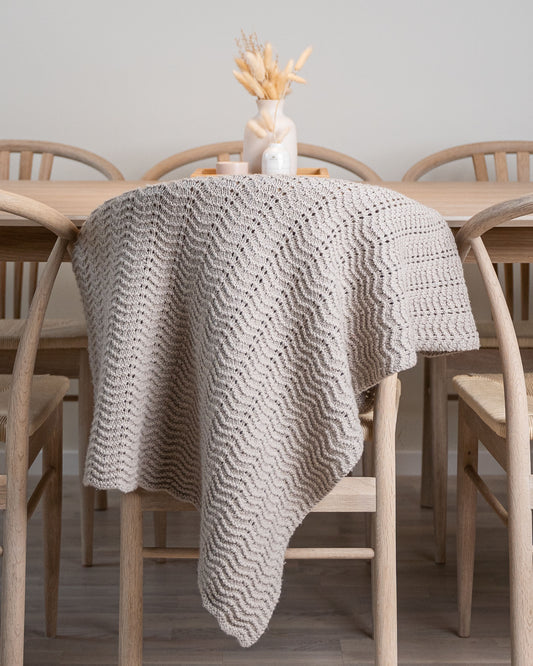 Løvoll Design sitt Karoline babyteppe er i et klassisk og tidløst design