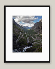 Last inn bildet i Galleri-visningsprogrammet, Trollstigen | Fotokunst | Landskap | Plakat | Poster &#39;
